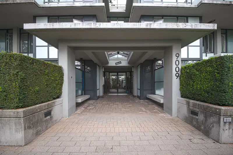 309 9009 CORNERSTONE MEWS - photo 2 of 28