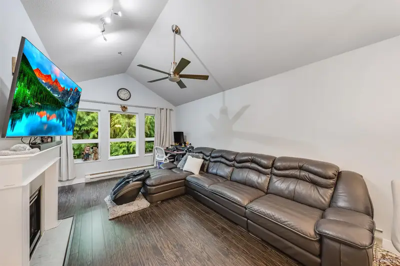 405 9688 148 STREET - photo 3 of 25