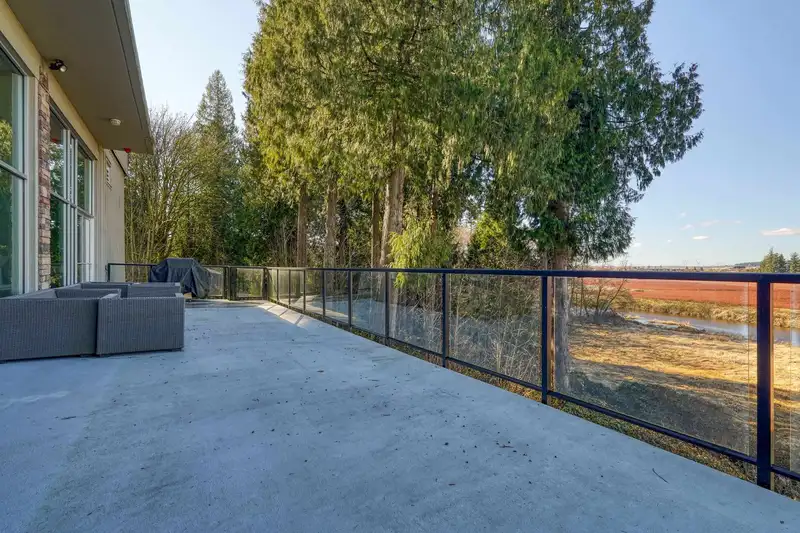 111 15145 36 AVENUE - photo 3 of 33