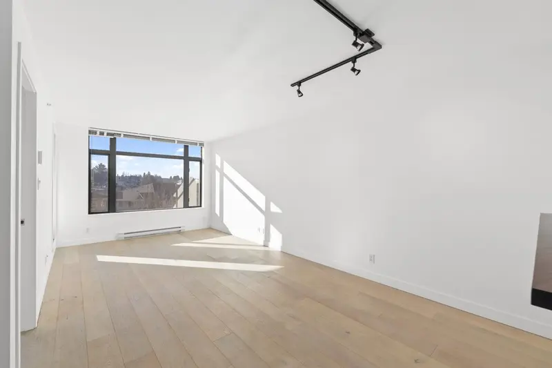 610 3660 VANNESS AVENUE - photo 4 of 25