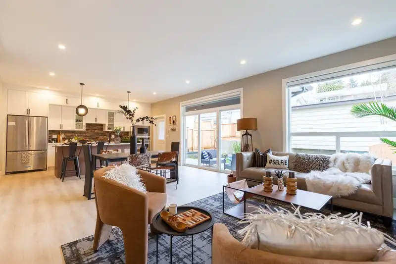 103 1211 THOMAS AVENUE - photo 1 of 38