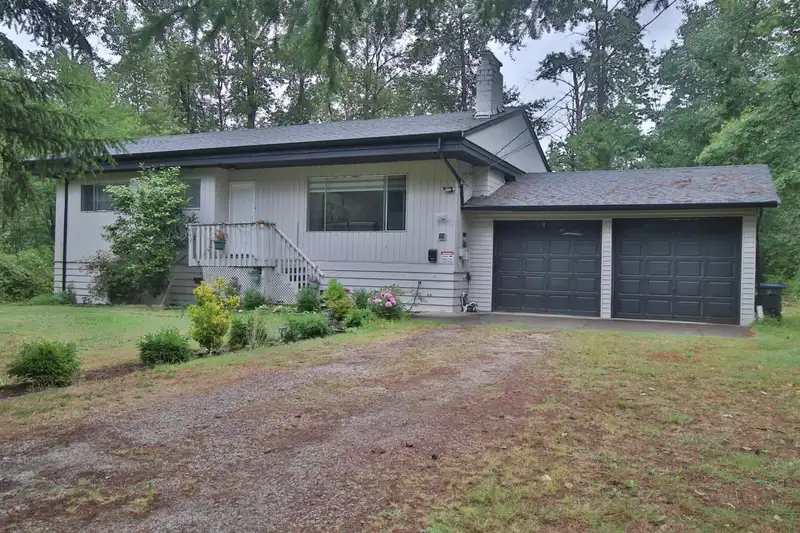 9358 184 STREET - photo 2 of 25