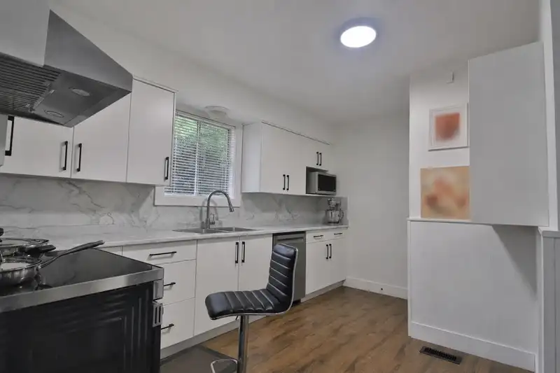 9358 184 STREET - photo 4 of 25