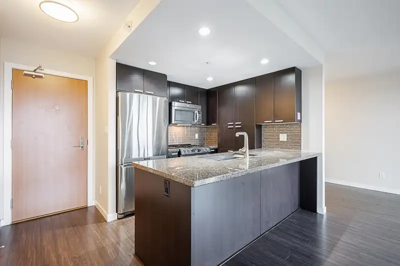 1705 2232 DOUGLAS ROAD - photo 4 of 29