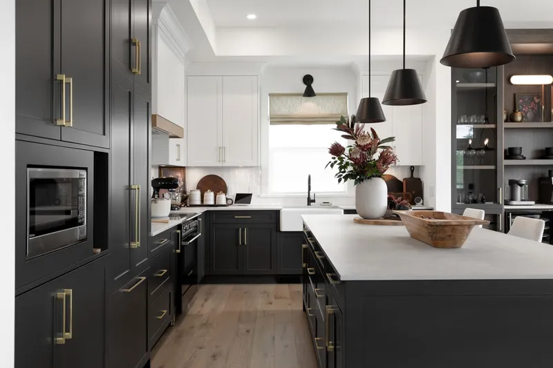 19648 78 AVENUE - photo 4 of 25