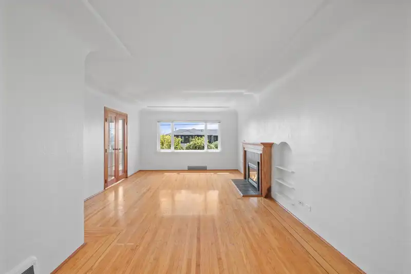 3894 SUNNYCREST DRIVE - photo 3 of 29