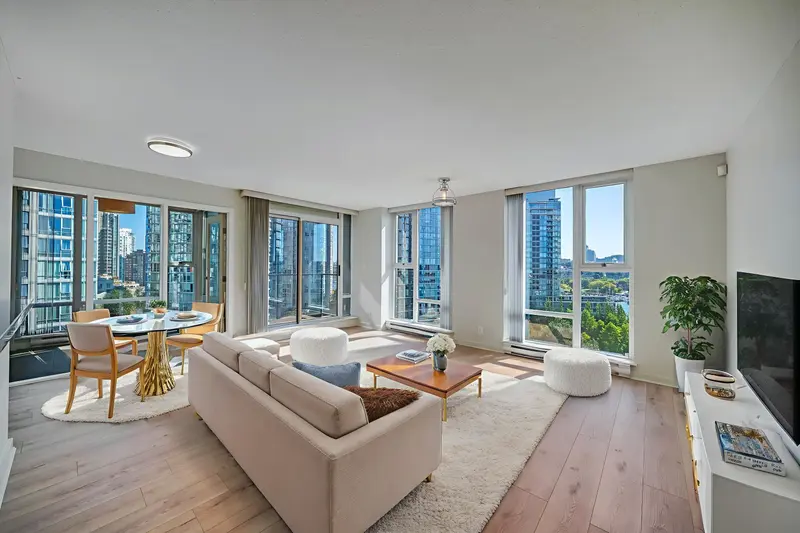 1506 583 BEACH CRESCENT - photo 4 of 25