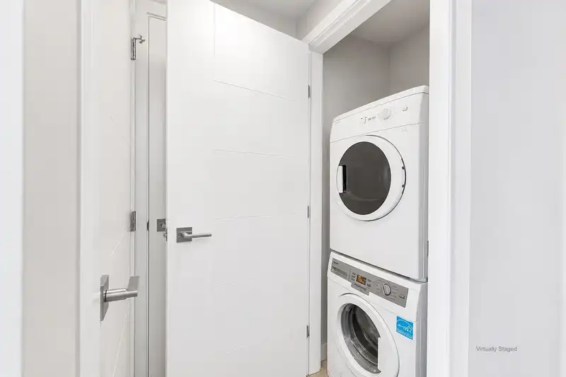 303 677 W 41ST AVENUE - photo 2 of 19
