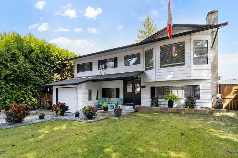 3846 LINDSAY STREET - photo 4 of 40