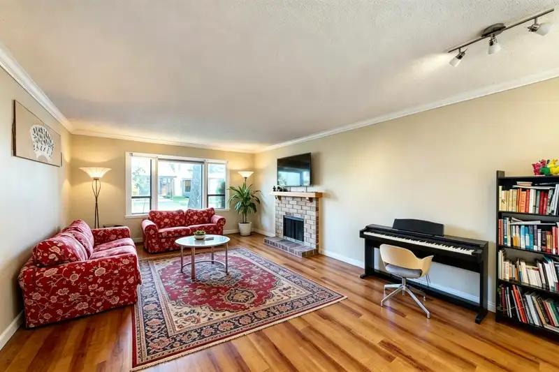 4 6245 SHERIDAN ROAD - photo 3 of 14