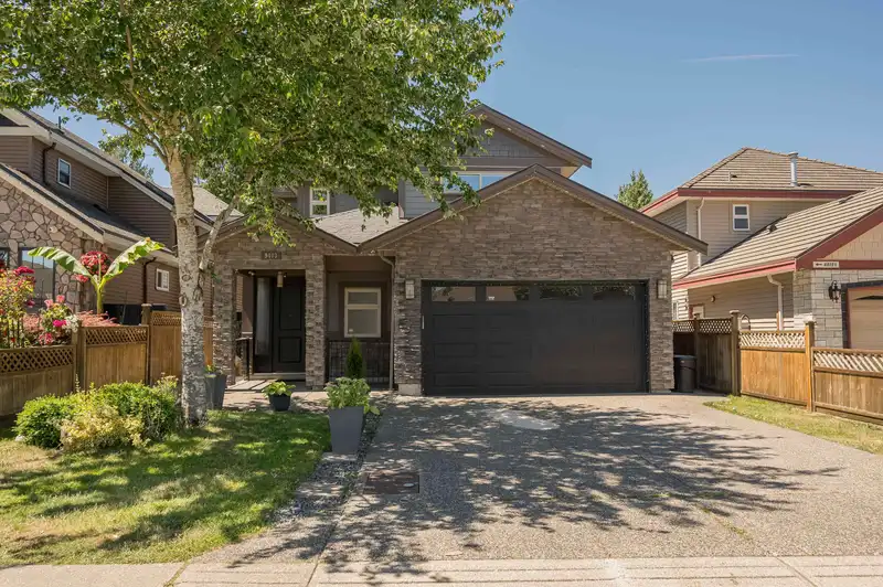 9403 118 STREET - photo 2 of 37