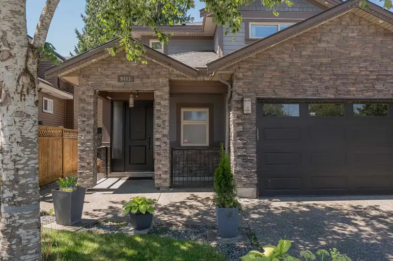 9403 118 STREET - photo 3 of 37