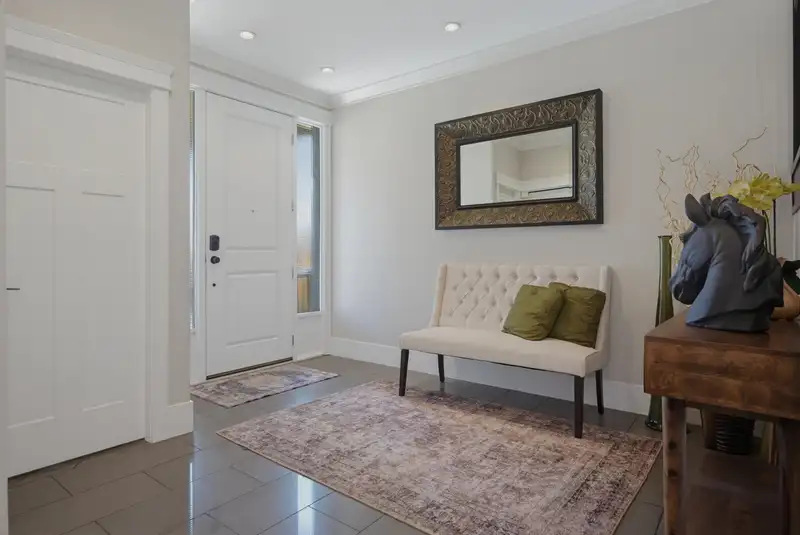 9403 118 STREET - photo 4 of 37