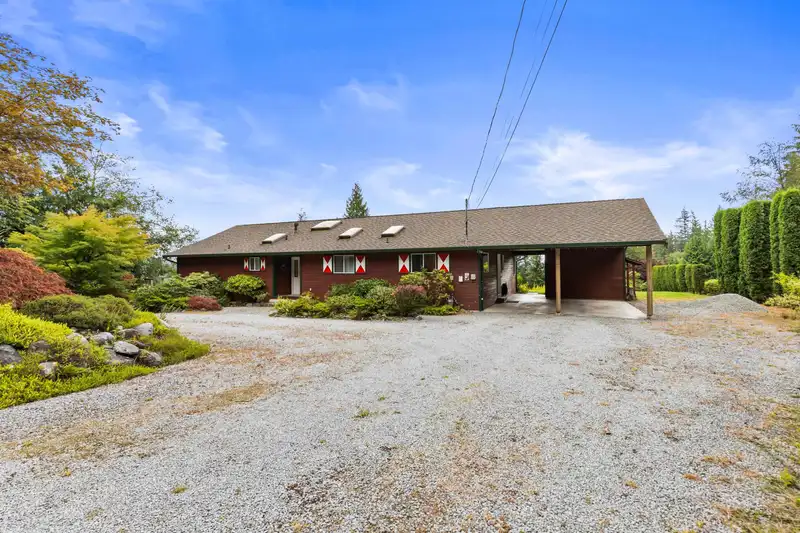 27630 128 AVENUE - photo 2 of 40