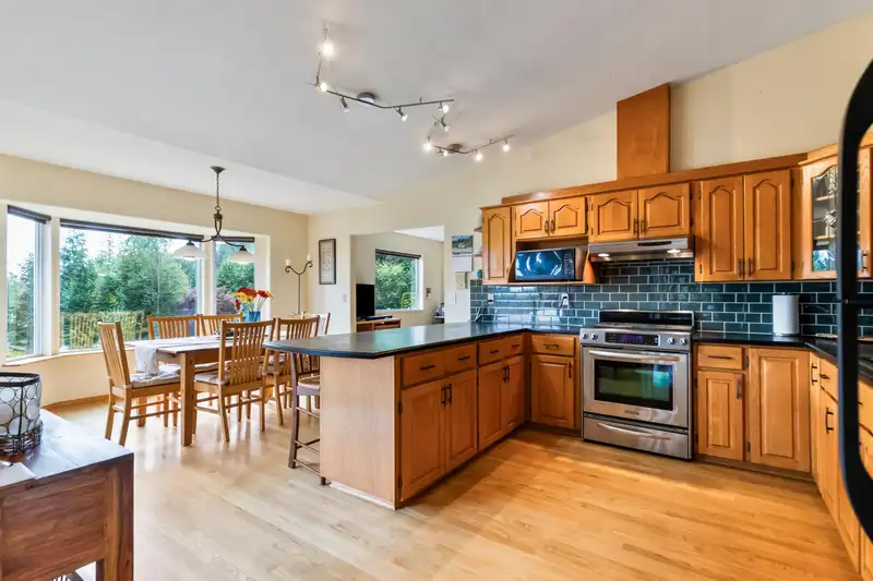27630 128 AVENUE - photo 3 of 40