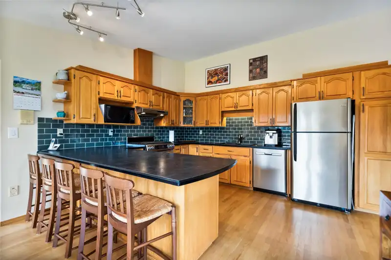 27630 128 AVENUE - photo 4 of 40