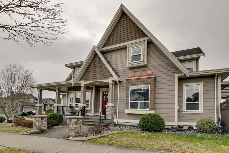 18938 54A AVENUE - photo 2 of 25