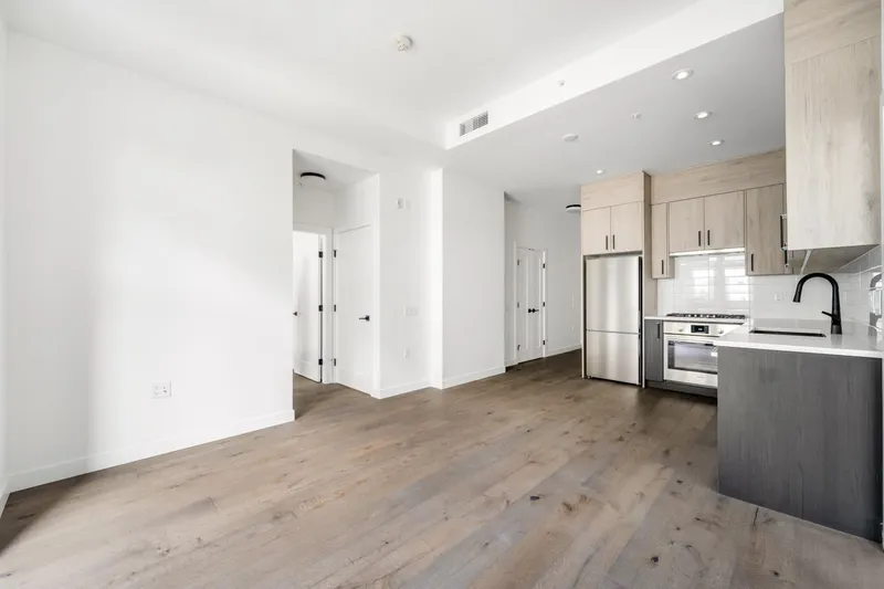 104 6859 CAMBIE STREET - photo 4 of 24