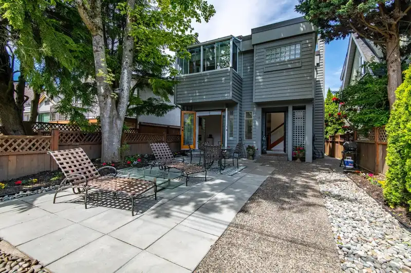 3463 W 8TH AVENUE - photo 2 of 31