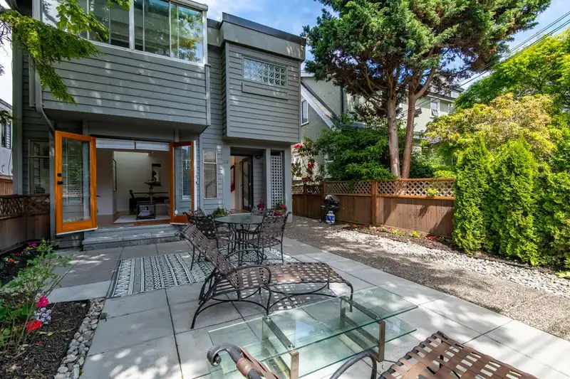 3463 W 8TH AVENUE - photo 4 of 31