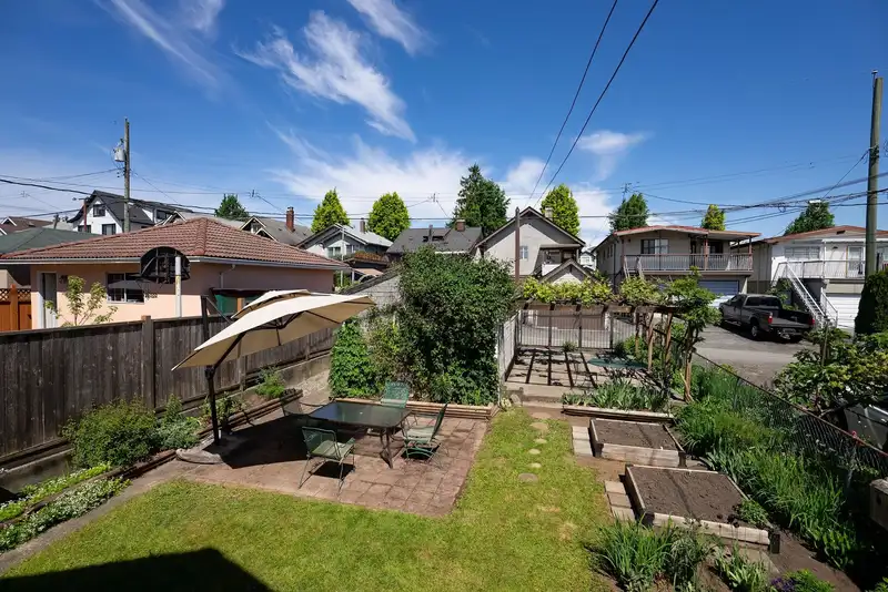 2867 E GEORGIA STREET - photo 1 of 39