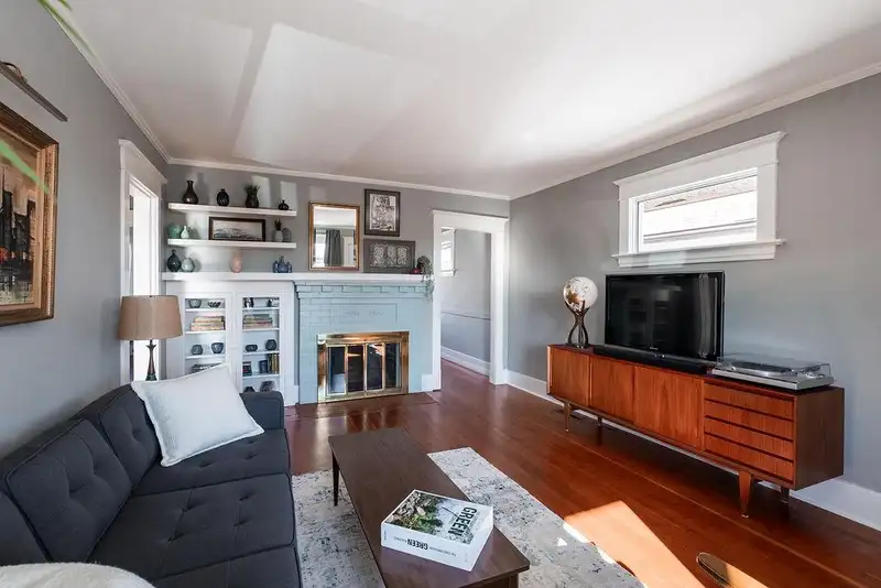 2867 E GEORGIA STREET - photo 2 of 39
