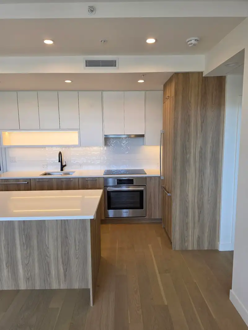 504 8398 OAK STREET - photo 2 of 7