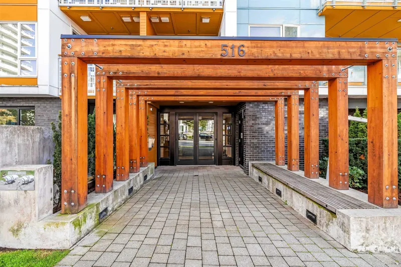 503 516 FOSTER AVENUE - photo 1 of 25