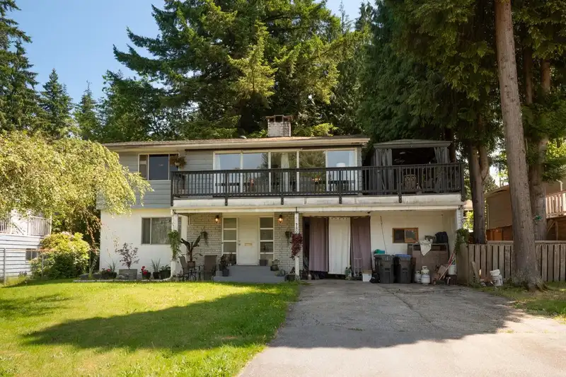 1806 WESTERN DRIVE - photo 1 of 40