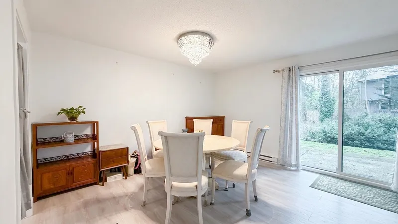 7438 ECHO PLACE - photo 4 of 25