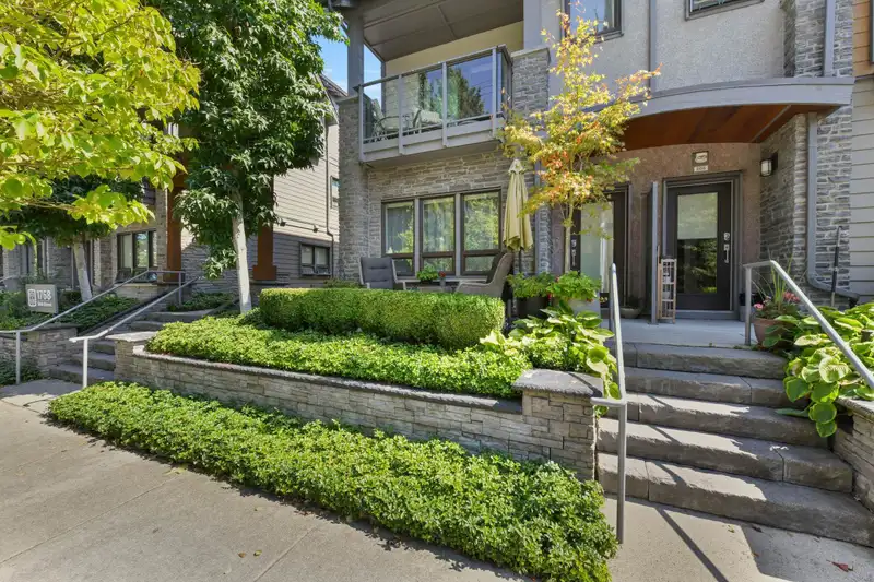 207 1738 55A STREET - photo 1 of 37