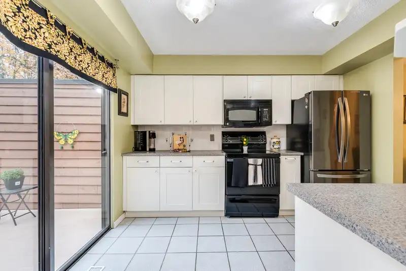 507 CAMBRIDGE WAY - photo 3 of 36