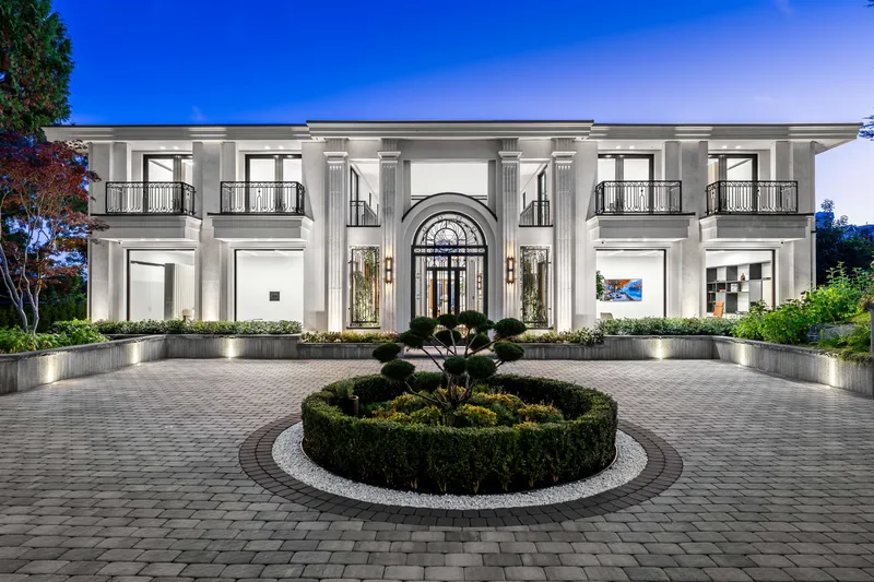 961 KING GEORGES WAY - photo 2 of 25