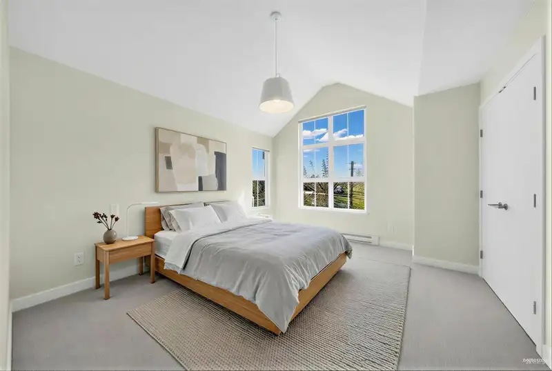 25 488 FURNESS STREET - photo 4 of 28