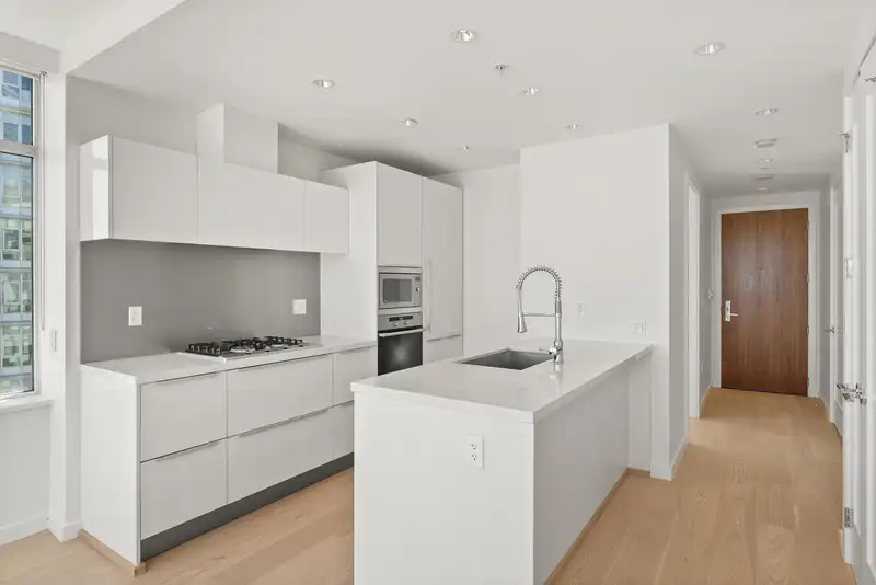 1104 181 W 1ST AVENUE - photo 2 of 39