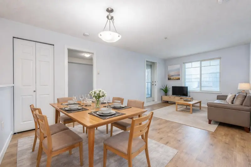 2110 244 SHERBROOKE STREET - photo 1 of 25