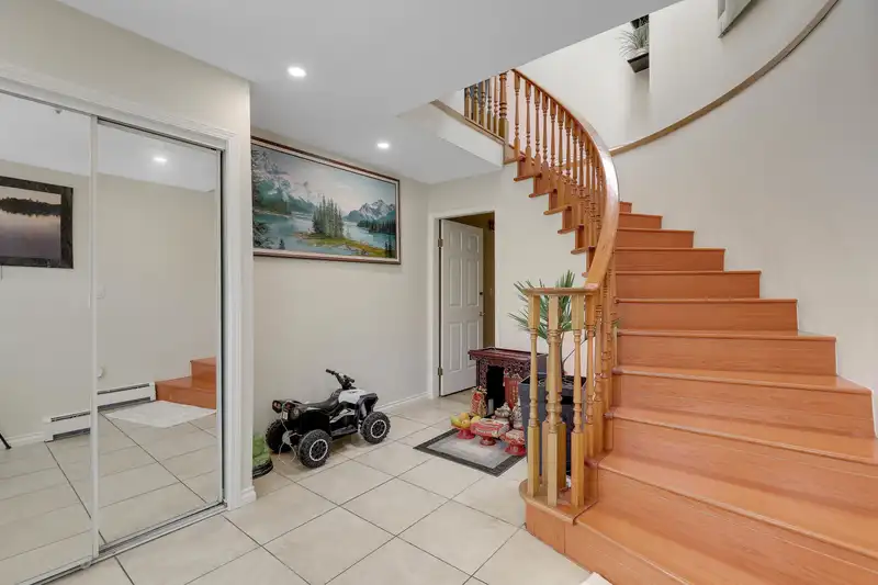 1457 E 18TH AVENUE - photo 4 of 37