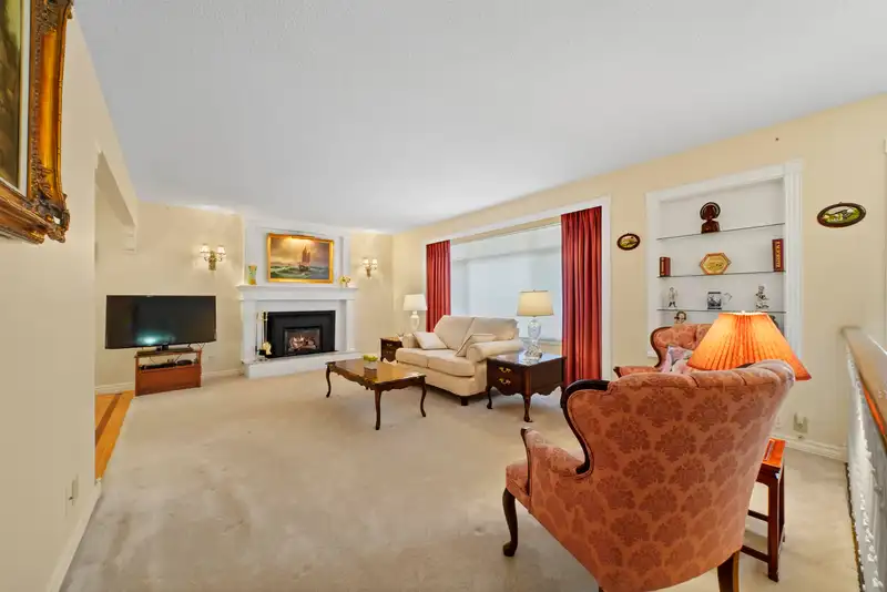 1570 LINCOLN AVENUE - photo 4 of 40