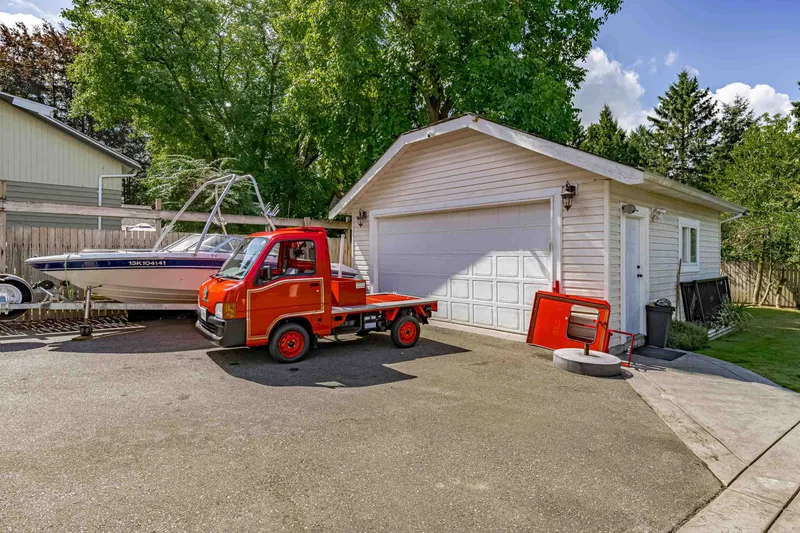 20994 OLD YALE ROAD - photo 2 of 25