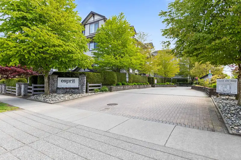 411 19340 65 AVENUE - photo 1 of 40