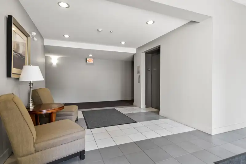 411 19340 65 AVENUE - photo 4 of 40