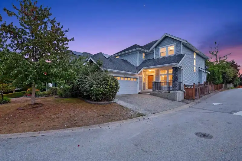 14822 59A AVENUE - photo 1 of 38