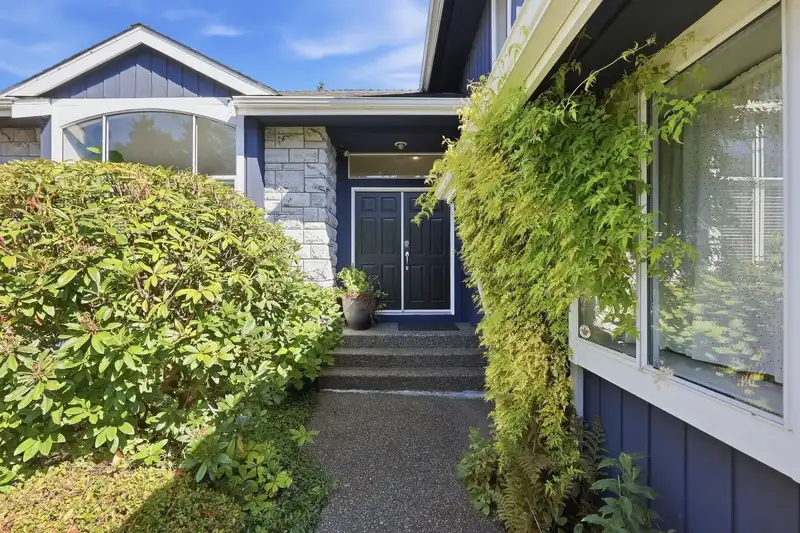 12411 OCEAN BREEZE PLACE - photo 4 of 33