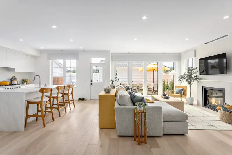 156 BOUNDARY BAY ROAD - photo 4 of 17