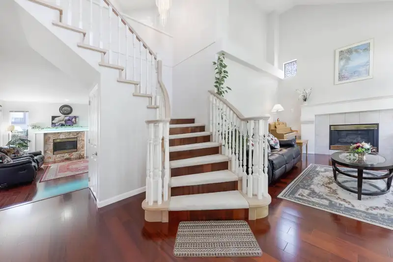 1278 RIVERSIDE DRIVE - photo 1 of 34