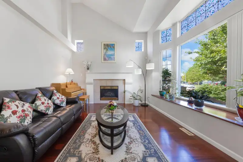 1278 RIVERSIDE DRIVE - photo 3 of 34