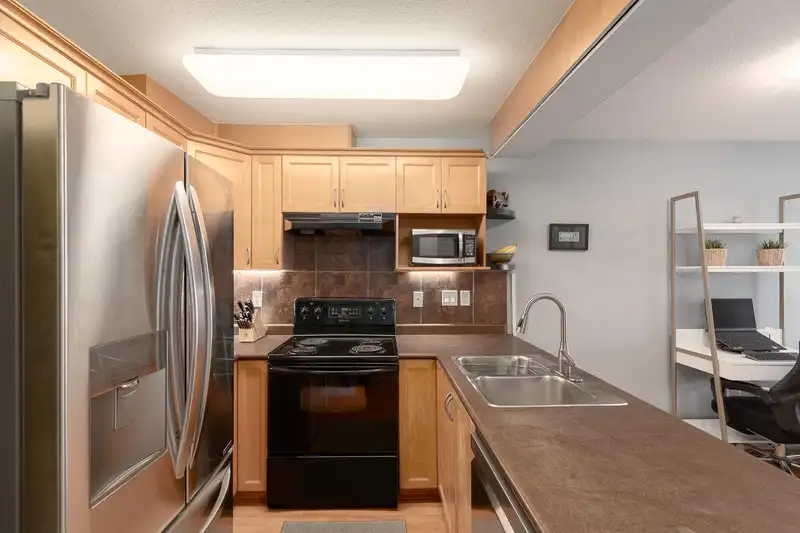 406 189 ONTARIO PLACE - photo 2 of 21