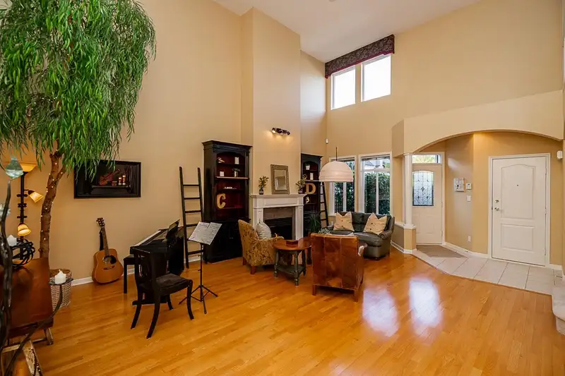 5 14909 32 AVENUE - photo 4 of 40