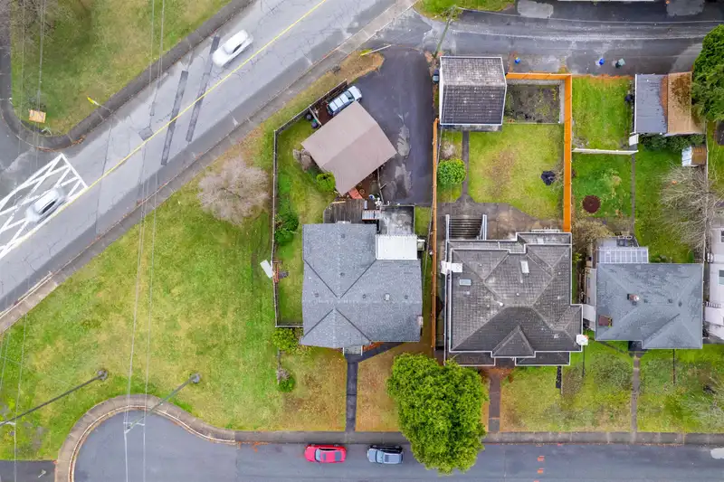 7068 BURFORD STREET - photo 3 of 10