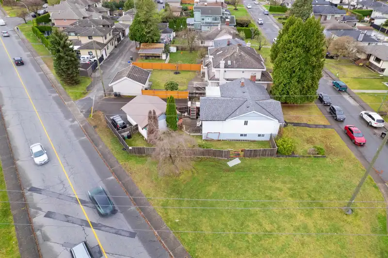 7068 BURFORD STREET - photo 4 of 10
